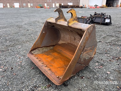 Brandt 60 in Cleanup Excavator Bucket