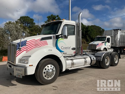 2021 Kenworth T880 T/A Day Cab Truck Tractor