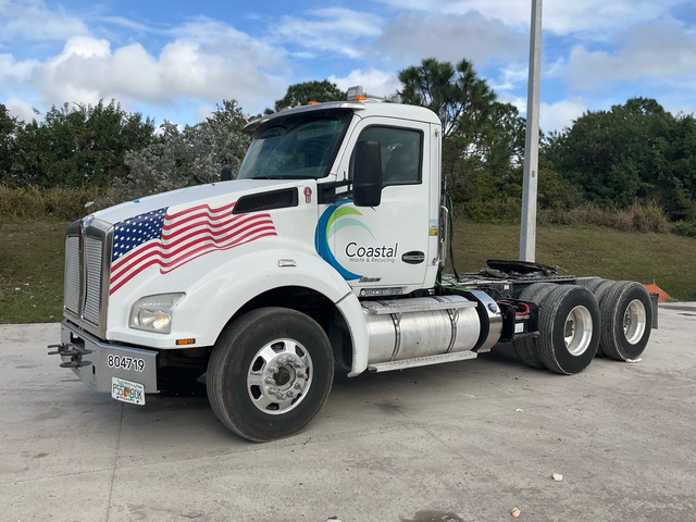 2019 Kenworth T880 6x4 T/A Day Cab Truck Tractor