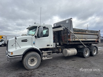 2010 Volvo VHD 6x4 Roll-Off Truck