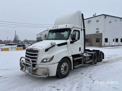 2020 Freightliner Cascadia 126 6x4 T/A Day Cab Truck Tractor