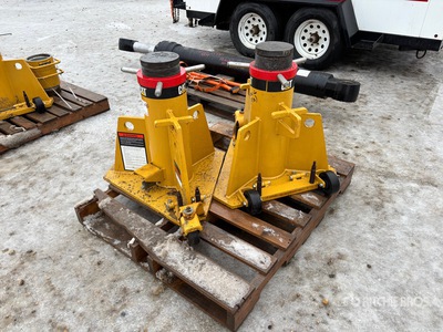 Quantity of (2) Cat 55 Ton Hydraulic Jack
