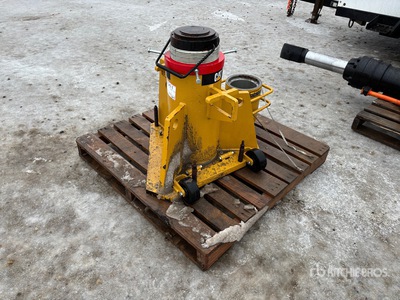 Cat 100 Ton Hydraulic Jack