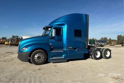 2020 International LT625 6x2 3- Achs Sattelzugmaschine mit Schlafkabine