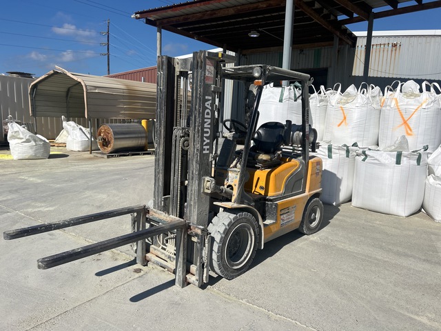 2012 Hyundai 30L-7A 5620 lb Pneumatic Tire Forklift