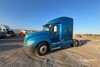 2020 International LT625 T/A Slaapcabine Trekker