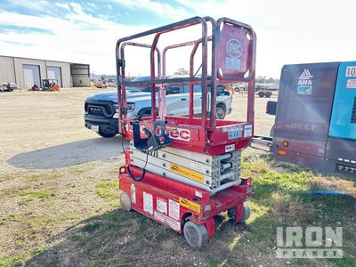 2017 MEC 1330SE Electric Scissor Lift (Inoperable)