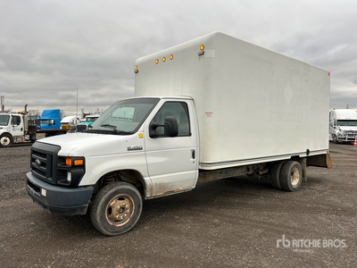 2016 Ford E-450 4x2 Camion fourgon