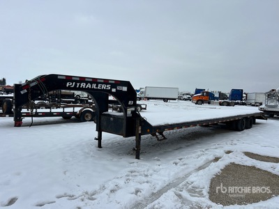 2023 PJ 40 ft T/A Gooseneck Equipment Trailer