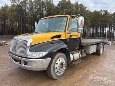 2007 International 4300 4x2 Afrij-vrachtwagen