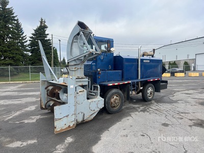 1978 SMI Snowmaster 92 in 4x2 Snow Blower (Inoperable)