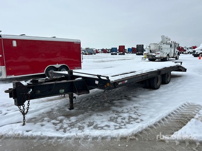 1992 Dynaweld 25 ft T/A Equipment Trailer