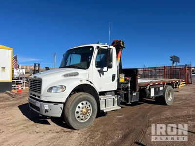 2016 Palfinger PK 6501 7280 lb Knuckle Boom on 2017 Freightliner M2 106 4x2 Camion à plateforme avec grue