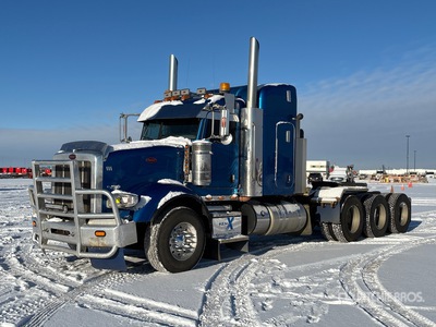 2012 Peterbilt 367 8x6 4-Achs Sattelzugmaschine mit Schlafkabine