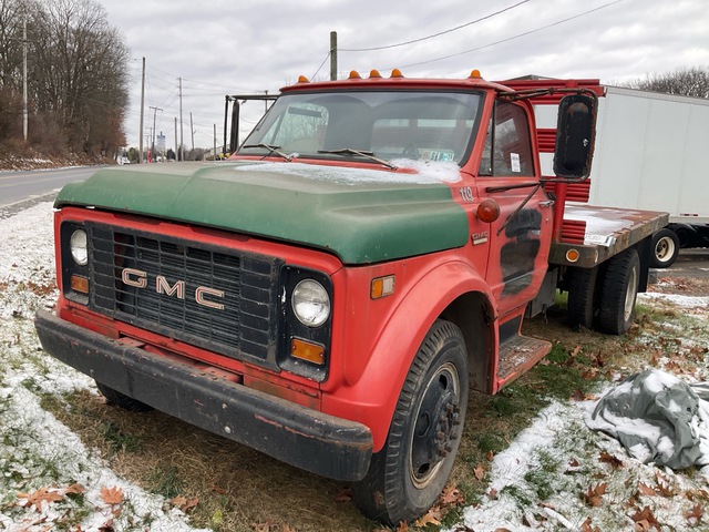 1972 GMC 5500 4x2 Flatbed Dump Truck (Inoperable)