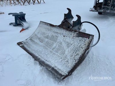 CWS HX40-BPT84 84 in Q/C Excavator Chuck Blade - Fits John Deere 270