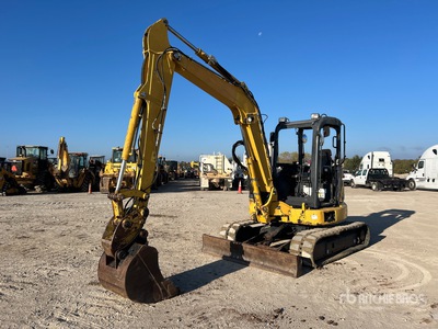 2015 Komatsu PC55MR-3 حفارة صغيرة