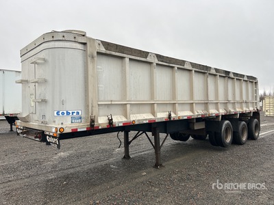 1999 Cobra 37 ft Tri/A kiep aanhangwagen