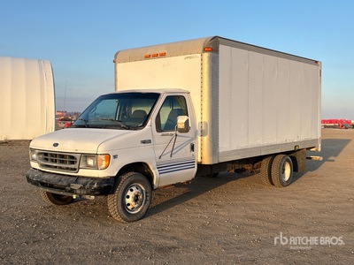 2001 Ford E-450 4x2 Van Truck