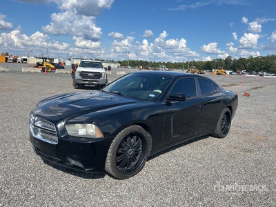 2013 Dodge Charger SE 自動車