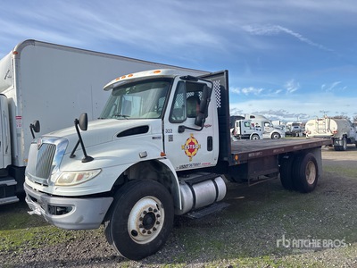 2014 International 4300 4x2 Flatbed Truck