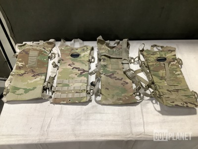 (564) Hydration System Carriers