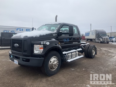 2016 Ford F-750 4x2 crew cab Toter Truck
