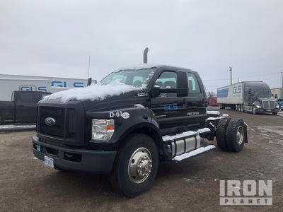 2016 Ford F-750 4x2 Crew Cab Cab and Chassis