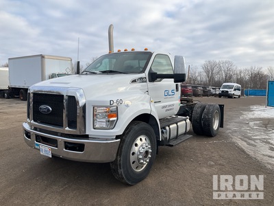 2016 Ford F-750 4x2 Day Cab Prime Mover