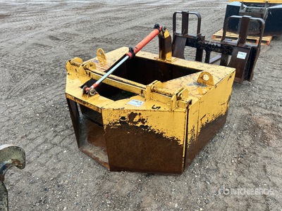 16 in Concrete Skid Steer Bucket