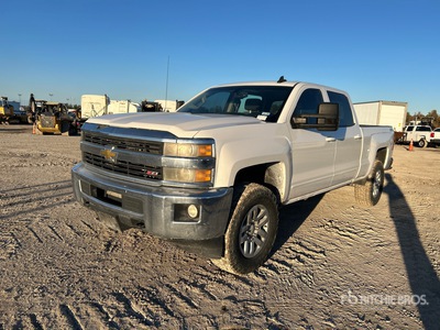 2015 Chevrolet Silverado 2500HD 4x4 Crew Cab Pickup