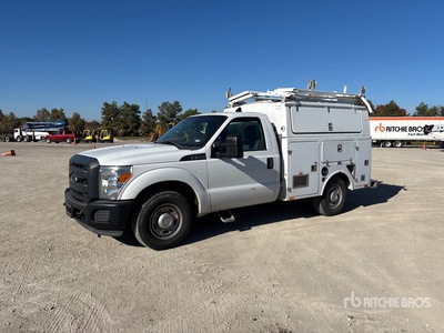 2013 Ford F-350 XL 4x2 Utility Truck