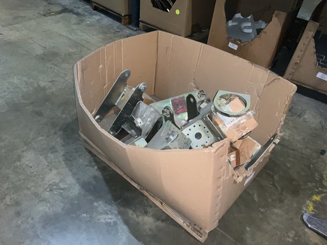 Quantity of (10) Terex Z962TU U-Bolt On Plate Rotators Quantity of (10) Terex Z962TU U-Bolt On Plate Rotators