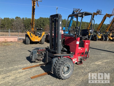 2016 Moffett M8 55.4 5500 lb 3x3 شاحنة مزودة برافعة شوكية