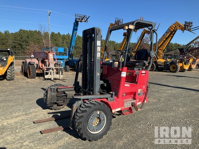 Moffett M8 55.4 5500 lb 3x3 شاحنة مزودة برافعة شوكية