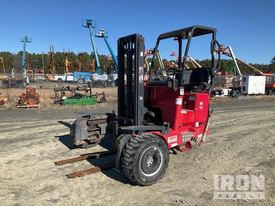 2016 Moffett M8 55.4 5500 lb 3x3 شاحنة مزودة برافعة شوكية