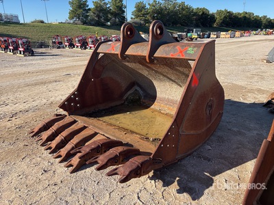 Paladin 86 in Digging Excavator Bucket