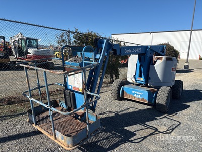 2015 Genie Z34/22 4WD Dual Fuel Articulating Boom Lift