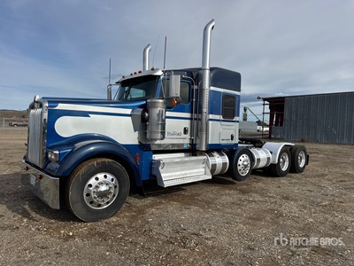 2013 Kenworth W900 8x4 Tri/A Sleeper Truck Tractor