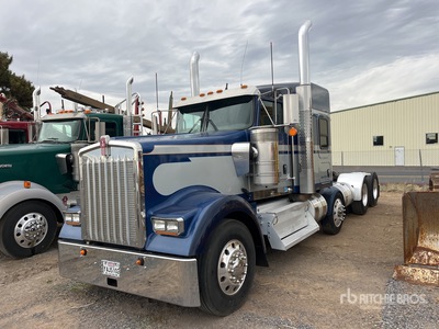 2013 Kenworth W900 8x4 Tri/A Sleeper Truck Tractor