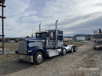 2013 Kenworth W900 8x4 Tri/A Sleeper Truck Tractor