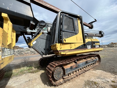 1999 Cat 320B L Ébrancheuse (Inoperable)