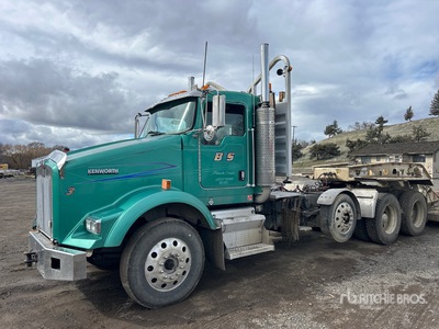 2006 Kenworth T800 8x4 トラックトラクター(Tri/A)