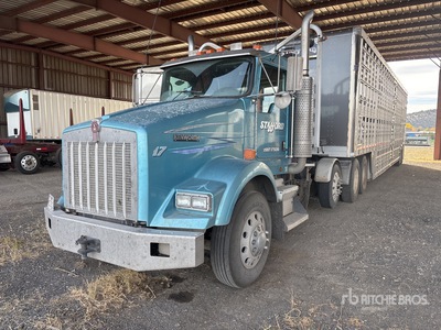 2006 Kenworth T800 8x4 Tri/A Day Cab Truck Tractor