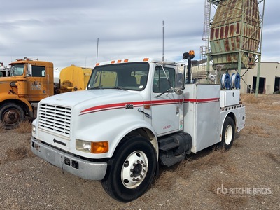2000 International 4700 4x2 Servicewagen