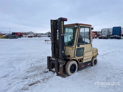2000 Hyster H65XM 5950 lb Cushion Tire رافعة شوكية (Inoperable)