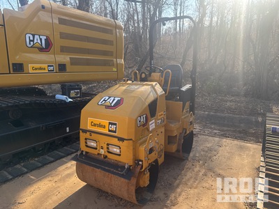 2025 Cat CB1.7 Rullo vibrante tandem