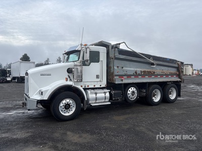 1999 Kenworth T800B 8x4 Tri/A Dump Truck