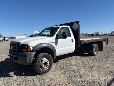 2007 Ford F-450 XL 4x2 Flatbed Truck