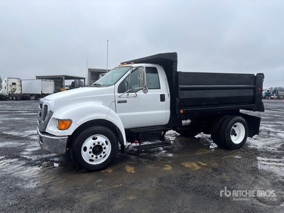 2005 Ford F-650 XL 4x2 S/A Camión dumper